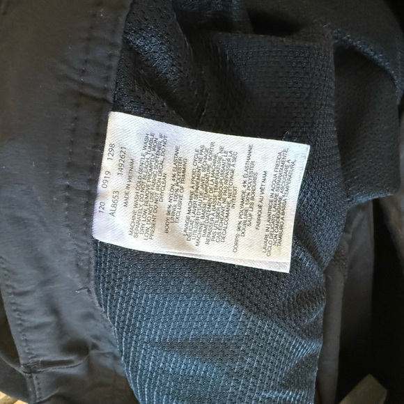 NWOT Columbia BLACK Capris StretchyDesign
PERFECT CONDITION-Never worn (too big) - Picture 6 of 10